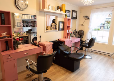 Champagne Boutique & Hair Bar - Qualicum Village